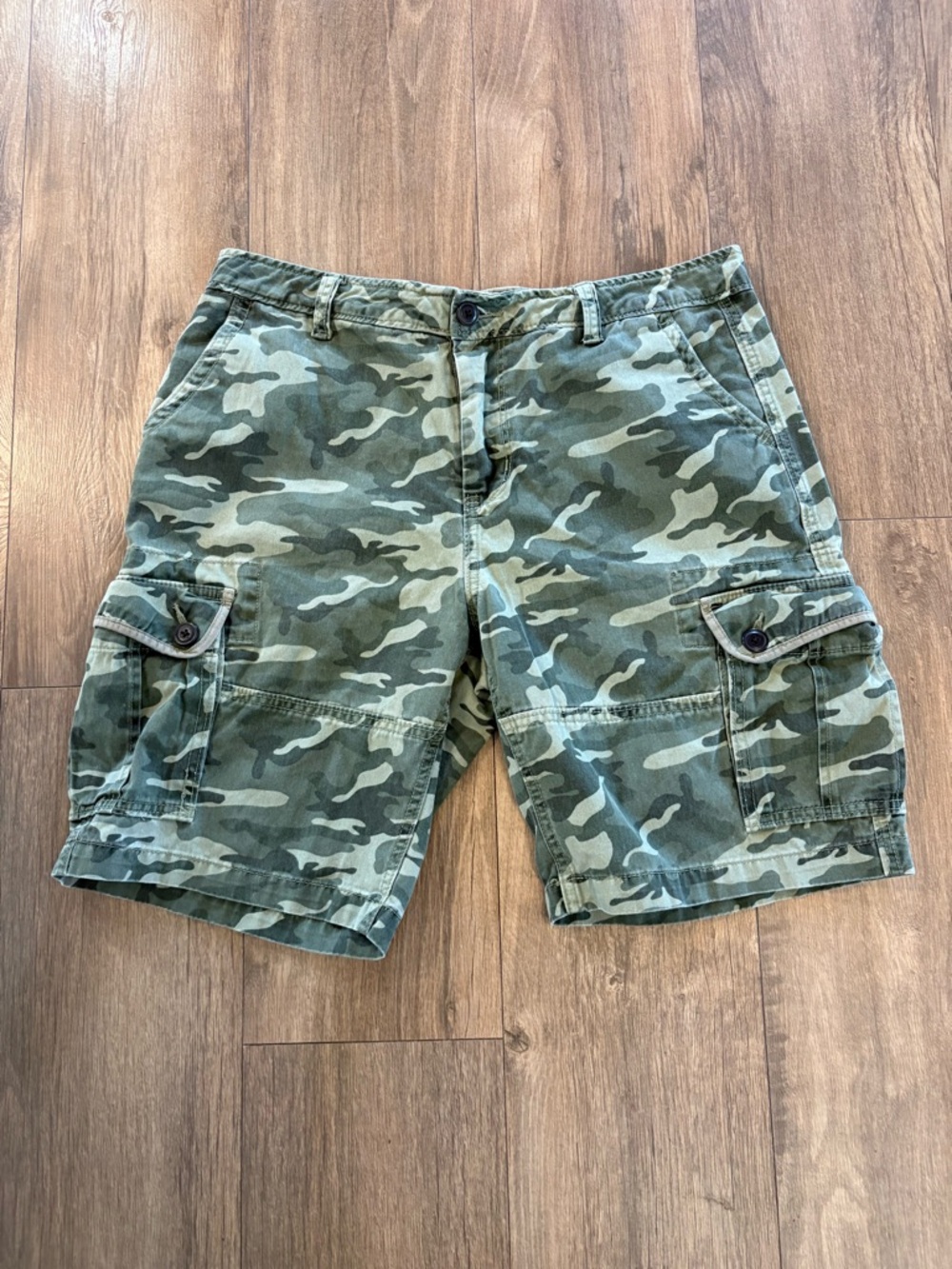 Men's Aeropostale camo Cargo Shorts - Green